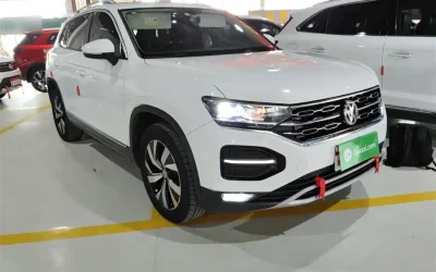 Volkswagen Volkswagen Magotan в цвете и кузовом – это идеальный выбор среди китайских автомобилей. Доступная цена и надежность гарантированы.