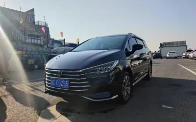 BYD BYD Seal 05 DM-i в цвете и кузовом – это идеальный выбор среди китайских автомобилей. Доступная цена и надежность гарантированы.