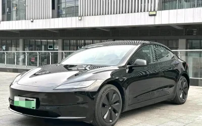 Tesla Tesla Model 3 в цвете и кузовом – это идеальный выбор среди китайских автомобилей. Доступная цена и надежность гарантированы.