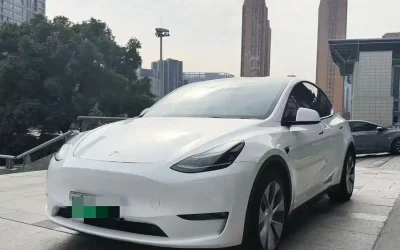 r1054268-tesla-model-y-2022_image_001