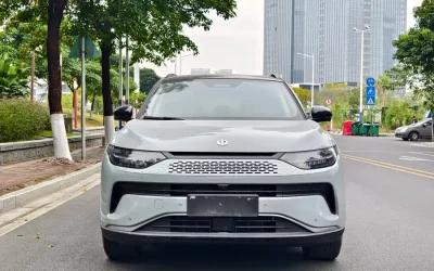 Audi Audi A8 в цвете и кузовом – это идеальный выбор среди китайских автомобилей. Доступная цена и надежность гарантированы.