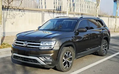 Volkswagen Volkswagen Magotan в цвете и кузовом – это идеальный выбор среди китайских автомобилей. Доступная цена и надежность гарантированы.