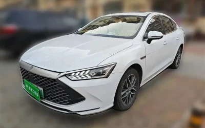 BYD BYD Song L DM-i в цвете и кузовом – это идеальный выбор среди китайских автомобилей. Доступная цена и надежность гарантированы.