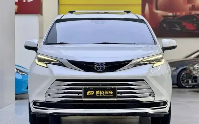 Toyota Toyota Corolla Cross в цвете и кузовом – это идеальный выбор среди китайских автомобилей. Доступная цена и надежность гарантированы.