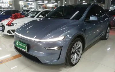 Tesla Tesla Model 3 в цвете и кузовом – это идеальный выбор среди китайских автомобилей. Доступная цена и надежность гарантированы.