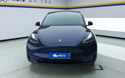 Tesla Tesla Model 3 в цвете и кузовом – это идеальный выбор среди китайских автомобилей. Доступная цена и надежность гарантированы.