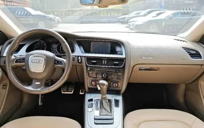 Audi Audi A4L в цвете и кузовом – это идеальный выбор среди китайских автомобилей. Доступная цена и надежность гарантированы.