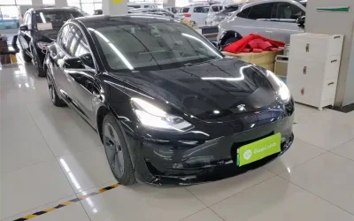 Tesla Tesla Model 3 в цвете и кузовом – это идеальный выбор среди китайских автомобилей. Доступная цена и надежность гарантированы.
