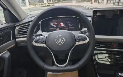 Volkswagen Volkswagen Magotan в цвете и кузовом – это идеальный выбор среди китайских автомобилей. Доступная цена и надежность гарантированы.