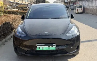 Tesla Tesla Model 3 в цвете и кузовом – это идеальный выбор среди китайских автомобилей. Доступная цена и надежность гарантированы.