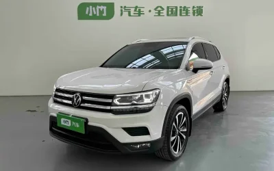 Volkswagen Volkswagen Golf в цвете и кузовом – это идеальный выбор среди китайских автомобилей. Доступная цена и надежность гарантированы.