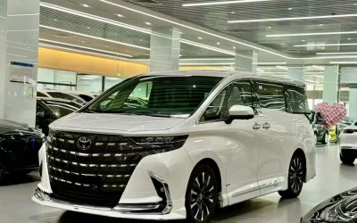 Toyota Toyota Corolla Cross в цвете и кузовом – это идеальный выбор среди китайских автомобилей. Доступная цена и надежность гарантированы.