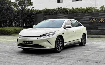 BYD BYD Seal 05 DM-i в цвете и кузовом – это идеальный выбор среди китайских автомобилей. Доступная цена и надежность гарантированы.