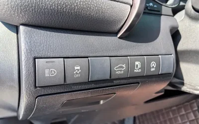Toyota Toyota Corolla Cross в цвете и кузовом – это идеальный выбор среди китайских автомобилей. Доступная цена и надежность гарантированы.