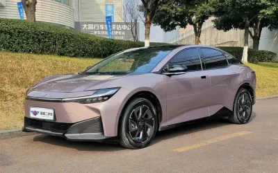 Toyota Toyota Highlander в цвете и кузовом – это идеальный выбор среди китайских автомобилей. Доступная цена и надежность гарантированы.