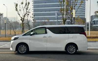 Toyota Toyota Corolla Cross в цвете и кузовом – это идеальный выбор среди китайских автомобилей. Доступная цена и надежность гарантированы.
