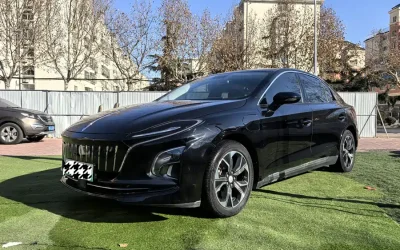 Hongqi Hongqi H5 в цвете и кузовом – это идеальный выбор среди китайских автомобилей. Доступная цена и надежность гарантированы.
