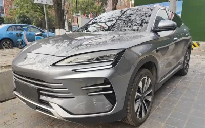BYD BYD Song L DM-i в цвете и кузовом – это идеальный выбор среди китайских автомобилей. Доступная цена и надежность гарантированы.