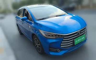 BYD BYD Song L DM-i в цвете и кузовом – это идеальный выбор среди китайских автомобилей. Доступная цена и надежность гарантированы.