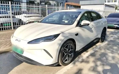 BYD BYD Seal 05 DM-i в цвете и кузовом – это идеальный выбор среди китайских автомобилей. Доступная цена и надежность гарантированы.