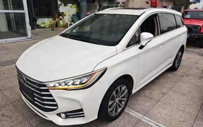 BYD BYD Seal 05 DM-i в цвете и кузовом – это идеальный выбор среди китайских автомобилей. Доступная цена и надежность гарантированы.