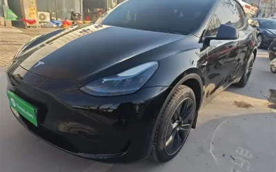 Tesla Tesla Model 3 в цвете и кузовом – это идеальный выбор среди китайских автомобилей. Доступная цена и надежность гарантированы.