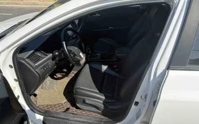 Hyundai Hyundai Elantra в цвете и кузовом – это идеальный выбор среди китайских автомобилей. Доступная цена и надежность гарантированы.