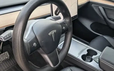 Tesla Tesla Model 3 в цвете и кузовом – это идеальный выбор среди китайских автомобилей. Доступная цена и надежность гарантированы.