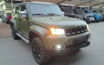 Beijing Off-road BAIC BJ40 в цвете и кузовом – это идеальный выбор среди китайских автомобилей. Доступная цена и надежность гарантированы.