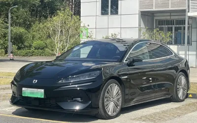 Audi Audi A8 в цвете и кузовом – это идеальный выбор среди китайских автомобилей. Доступная цена и надежность гарантированы.