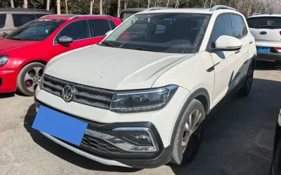 Volkswagen Volkswagen Magotan в цвете и кузовом – это идеальный выбор среди китайских автомобилей. Доступная цена и надежность гарантированы.