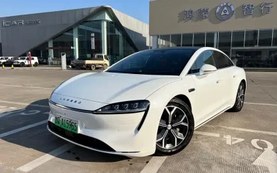 LUXEED AITO R7 в цвете и кузовом – это идеальный выбор среди китайских автомобилей. Доступная цена и надежность гарантированы.