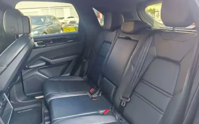 Audi Audi A8 в цвете и кузовом – это идеальный выбор среди китайских автомобилей. Доступная цена и надежность гарантированы.