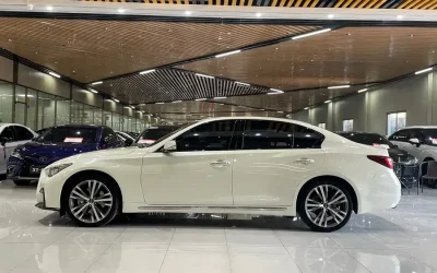 Audi Audi A8 в цвете и кузовом – это идеальный выбор среди китайских автомобилей. Доступная цена и надежность гарантированы.