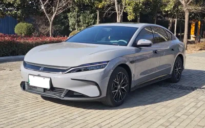BYD BYD Song L DM-i в цвете и кузовом – это идеальный выбор среди китайских автомобилей. Доступная цена и надежность гарантированы.