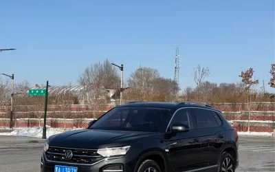 Volkswagen Volkswagen Magotan в цвете и кузовом – это идеальный выбор среди китайских автомобилей. Доступная цена и надежность гарантированы.