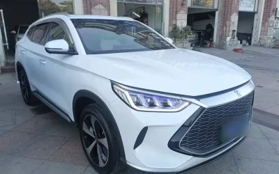 BYD BYD Song L DM-i в цвете и кузовом – это идеальный выбор среди китайских автомобилей. Доступная цена и надежность гарантированы.