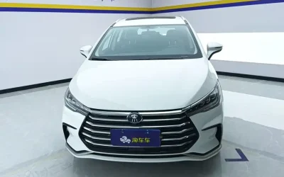 BYD BYD Song L DM-i в цвете и кузовом – это идеальный выбор среди китайских автомобилей. Доступная цена и надежность гарантированы.