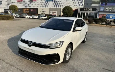 Volkswagen Volkswagen Magotan в цвете и кузовом – это идеальный выбор среди китайских автомобилей. Доступная цена и надежность гарантированы.