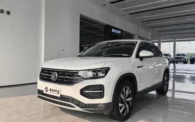 Volkswagen Volkswagen Lavida в цвете и кузовом – это идеальный выбор среди китайских автомобилей. Доступная цена и надежность гарантированы.
