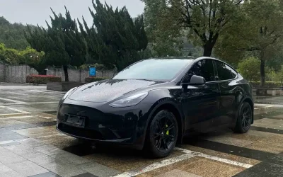 Tesla Tesla Model 3 в цвете и кузовом – это идеальный выбор среди китайских автомобилей. Доступная цена и надежность гарантированы.