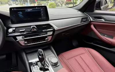 BMW BMW 3 Series в цвете и кузовом – это идеальный выбор среди китайских автомобилей. Доступная цена и надежность гарантированы.