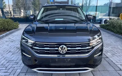 Volkswagen Volkswagen Magotan в цвете и кузовом – это идеальный выбор среди китайских автомобилей. Доступная цена и надежность гарантированы.