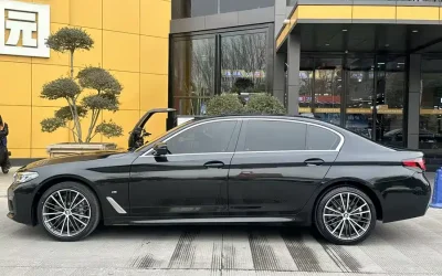 BMW BMW 3 Series в цвете и кузовом – это идеальный выбор среди китайских автомобилей. Доступная цена и надежность гарантированы.