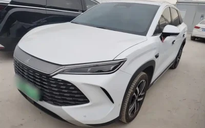 BYD BYD Sealion 05 DM-i в цвете и кузовом – это идеальный выбор среди китайских автомобилей. Доступная цена и надежность гарантированы.