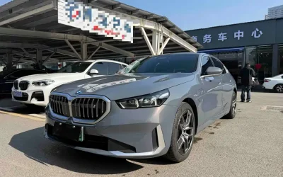 BMW BMW i3 в цвете и кузовом – это идеальный выбор среди китайских автомобилей. Доступная цена и надежность гарантированы.