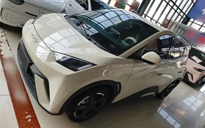 BYD BYD Song L DM-i в цвете и кузовом – это идеальный выбор среди китайских автомобилей. Доступная цена и надежность гарантированы.