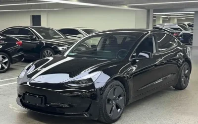 Tesla Tesla Model 3 в цвете и кузовом – это идеальный выбор среди китайских автомобилей. Доступная цена и надежность гарантированы.