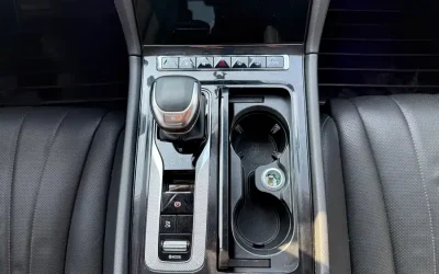 Hongqi Hongqi H5 в цвете и кузовом – это идеальный выбор среди китайских автомобилей. Доступная цена и надежность гарантированы.