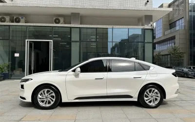 Audi Audi A8 в цвете и кузовом – это идеальный выбор среди китайских автомобилей. Доступная цена и надежность гарантированы.